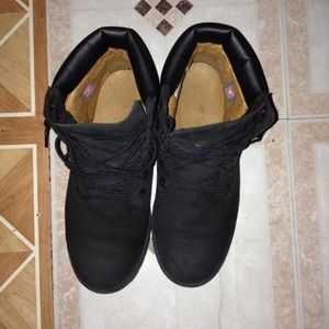 Black timberlands size 7